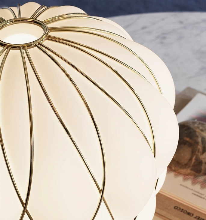 Pinecone Bordlampe, stor - Ø50, hvid/guld Hvid