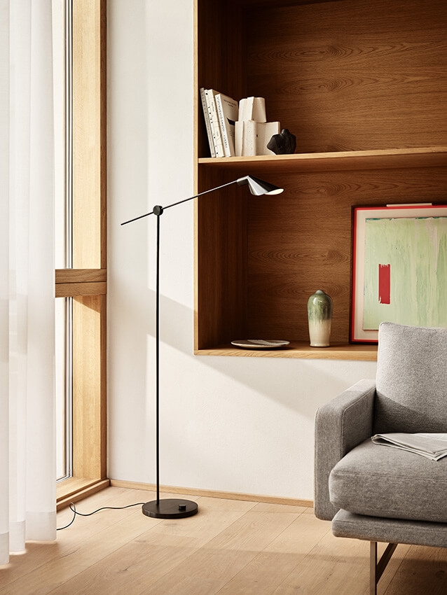 MS011 gulvlampe, sort PVD Sort
