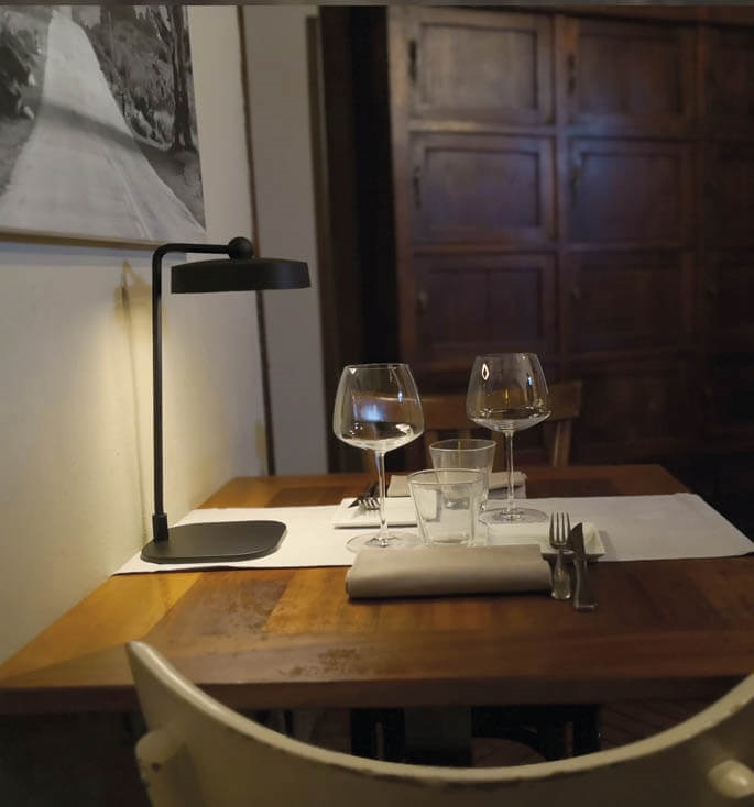 Flai desk bordlampe, sort Sort